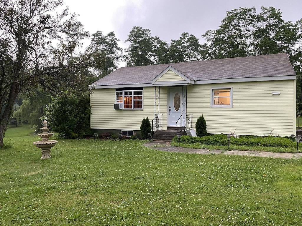 Catskill Mountain House private 5 acre backyard,\ngolf, Ski, Hike, Boating, Fish in Greene County (NY)