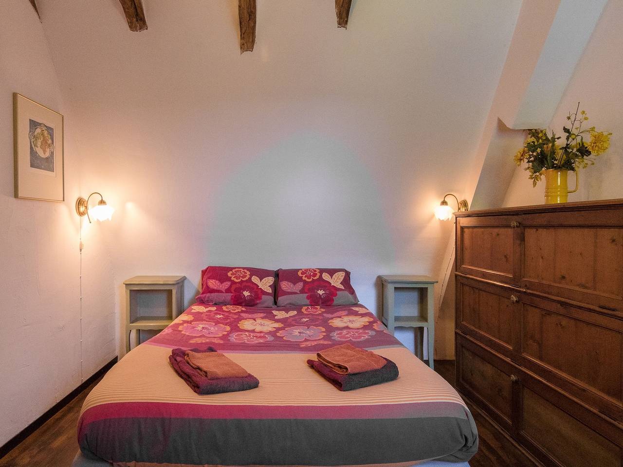 Farmhouse with private pool, large garden and playground in Thenon, Périgord Noir