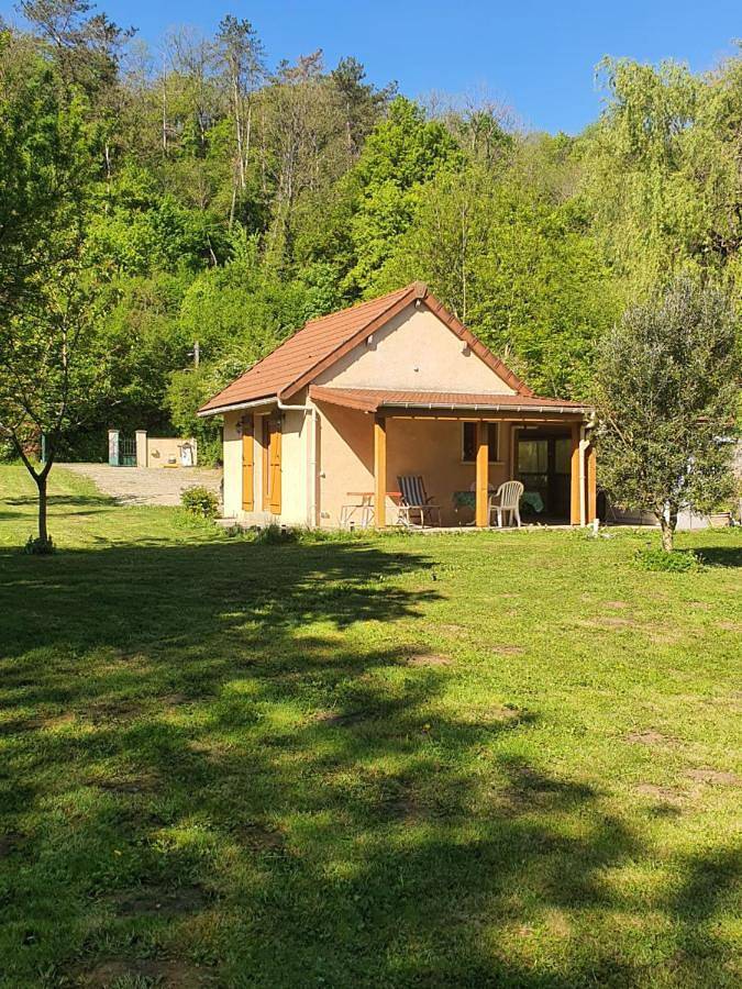 Location de vacances pour 4 personnes, avec Terrasse et Jardin à Saint-Père (Yonne)