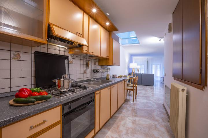 Appartement entier, Cozy Apartment In The Heart Of Riva in Riva del Garda, Montagnes autour du lac de Garde
