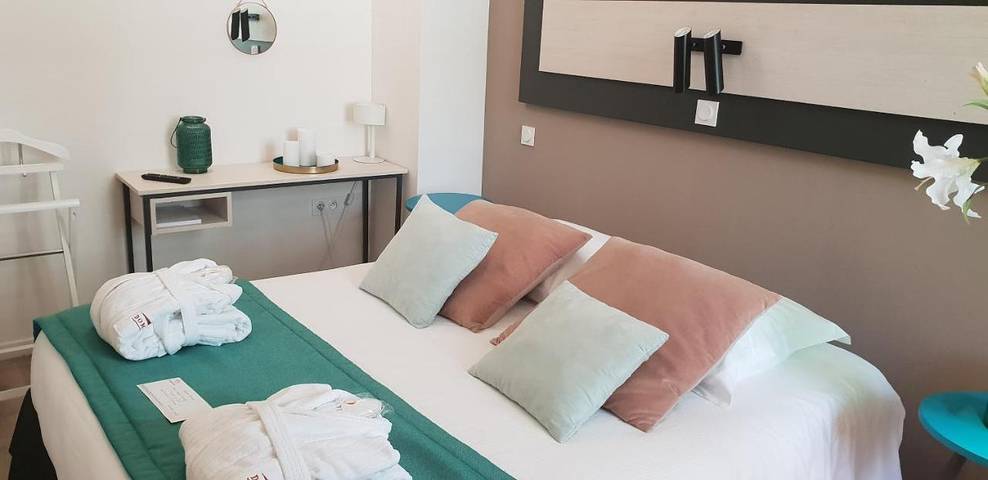 Location de vacances pour 2 personnes, avec vue et jardin ainsi que sauna et piscine à Albertville - 4
