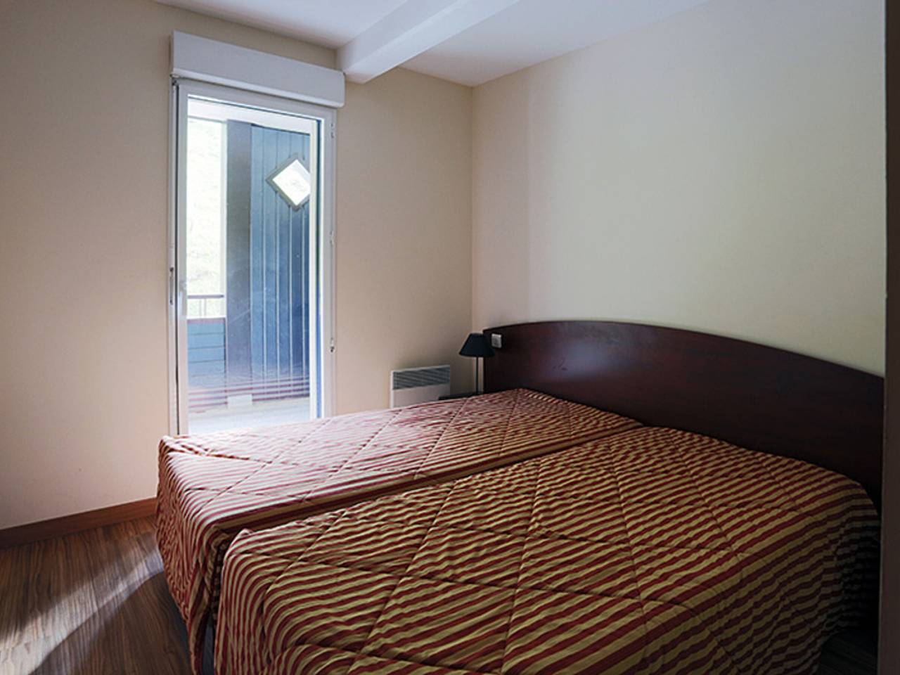 Apartamento entero, Apartamento en Peyragudes para 4 personas con acceso directo a las pistas y balcón in Germ, Pirineos franceses
