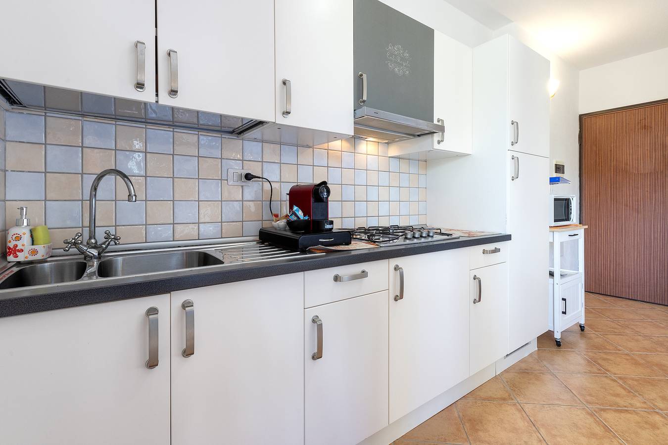 Casa vacanze 'Mare Nostrum' con vista sulle montagne, terrazza privata e aria condizionata in Castelsardo, Provincia di Sassari