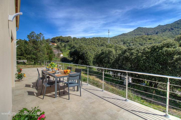 Agriturismo per 2 persone, con terrazza in Corsica