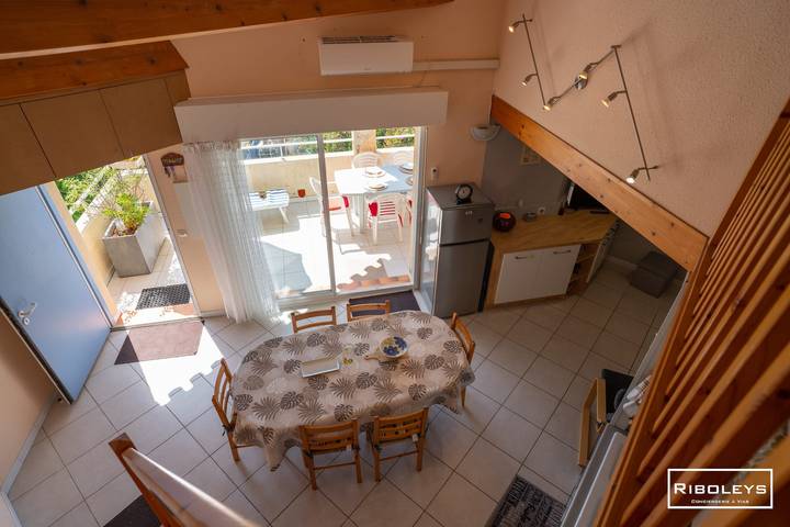 Gîte pour 5 personnes, avec terrasse dans Plage de la Farinette - 3