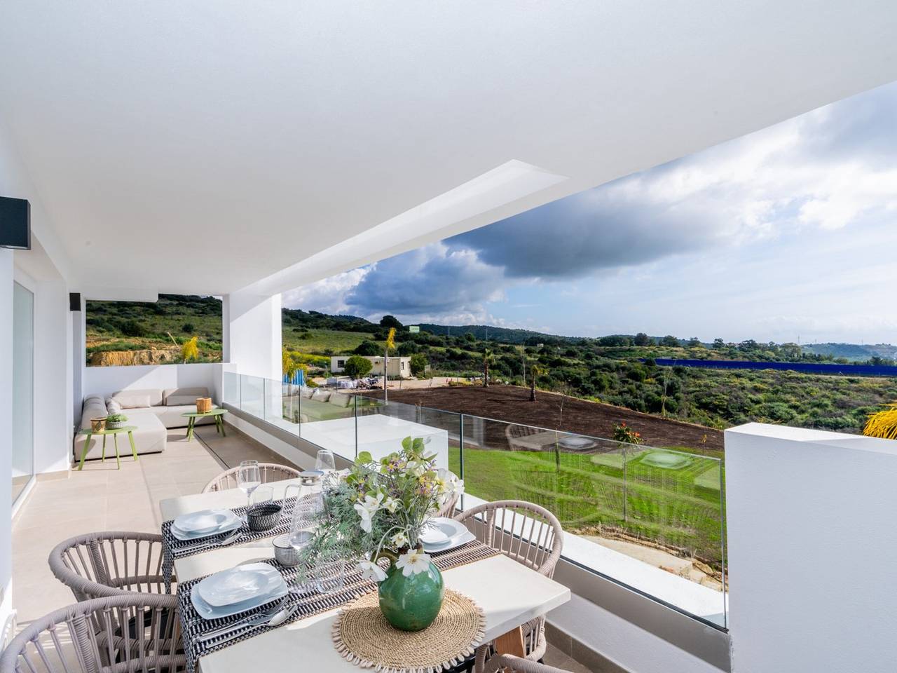Ganze Wohnung, Moderne Wohnung in Estepona, Lagunenzugang, 2 Schlafzimmer in Alcazaba Lagoon, Casares