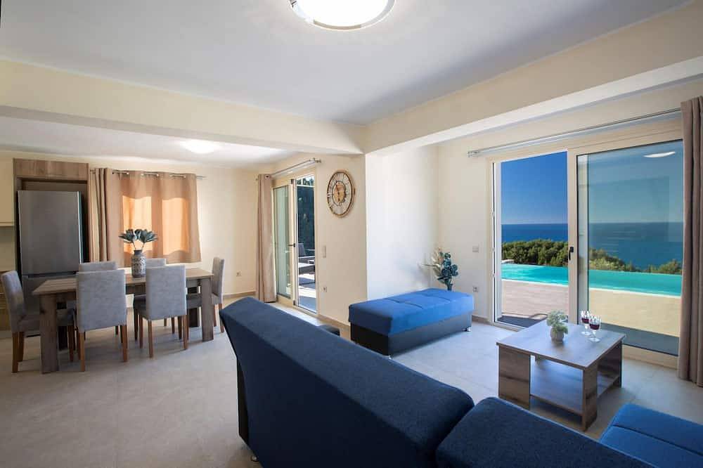 Three Bedroom Villa- Kathisma Sunset Villas in Kalamitsi, Grecia