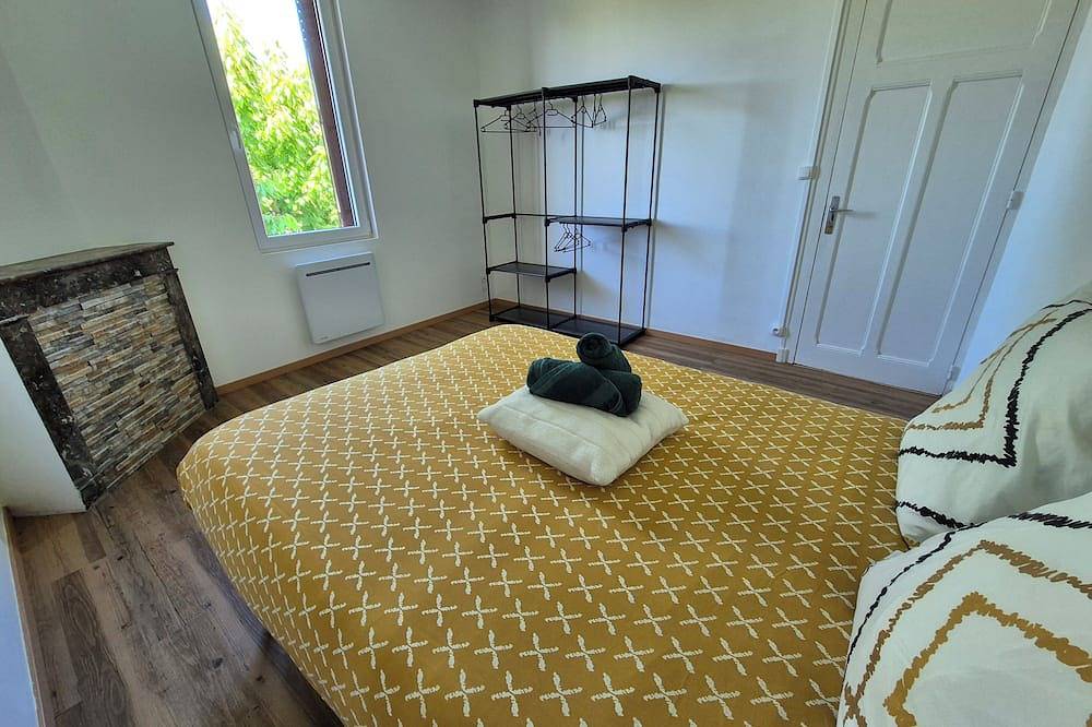 Lovely Bellamy: New house downtown/station in Angoulême, Charente