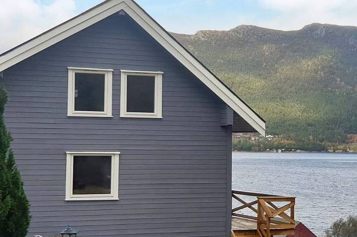 Ferienhaus für 8 Personen, mit Balkon und Garten in Bremanger