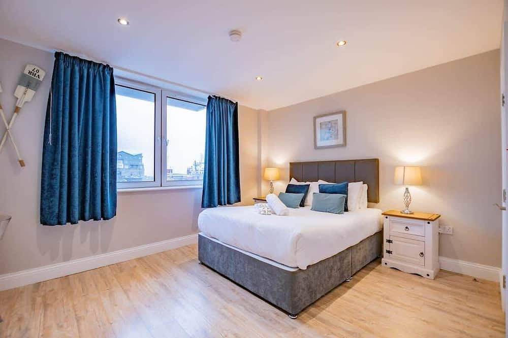 Entire apartment, Harbour View in Eyre Square, Galway