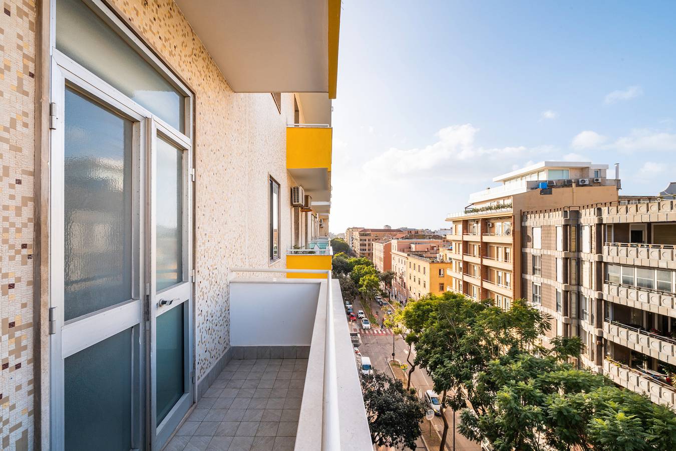 Appartamento intero, Appartamento 'Family Comfort Sole' con balcone, Wi-Fi e aria condizionata in Sant'Alenixedda, Cagliari