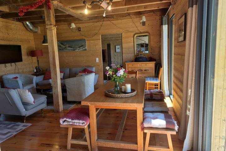 Chalet pour 12 personnes, avec terrasse dans Bauges - 2