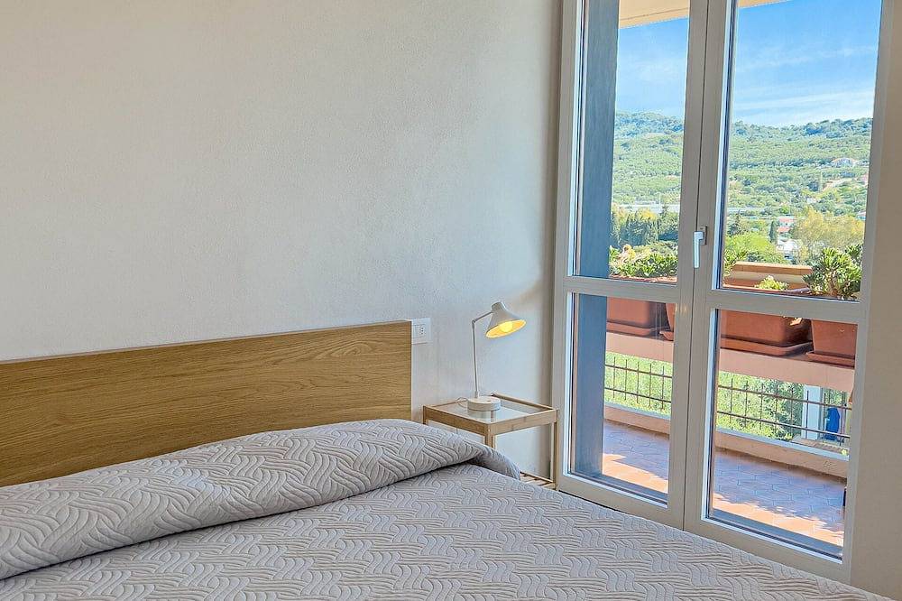 Ganze Wohnung, Neue Panoramawohnung in Diano Castello in Diano Castello, Riviera di Ponente