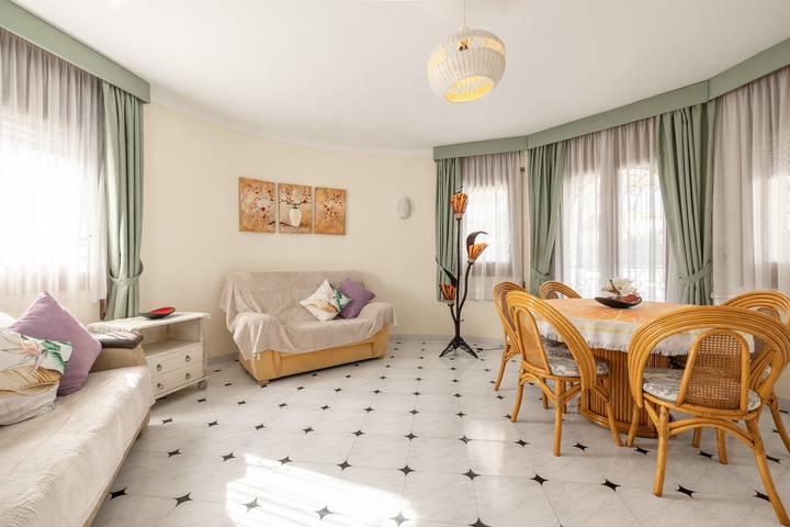 Casa rural para 4 personas, con Balcón además de Jardín y Piscina para niños en Montroig - 4
