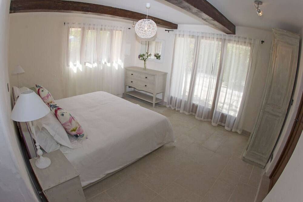 A Serene Luxury Villa in the Perfect Provence Location in Le Castellet, Côte méditerranéenne (France)