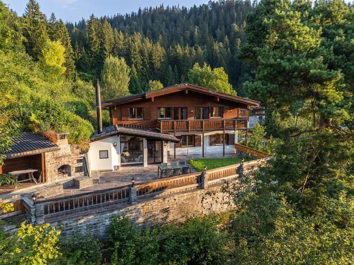 Ferienhaus für 10 Personen, mit Balkon und Terrasse sowie Ausblick in Laax