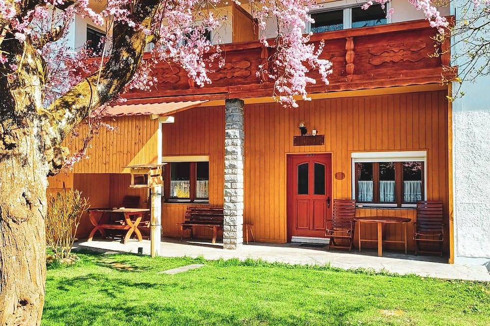 Ganze Wohnung, Idyllische Lage trifft Komfort – geräumige Wohnung mit toller Ausstattung in Windorf, Ostbayern