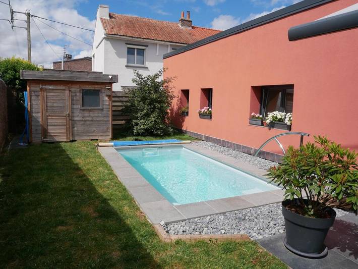Location de vacances pour 4 personnes, avec piscine ainsi que terrasse et jardin, animaux acceptés à Provin - 2