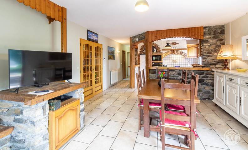 Gîte pour 8 personnes, avec terrasse et jardin à Préchac - 4