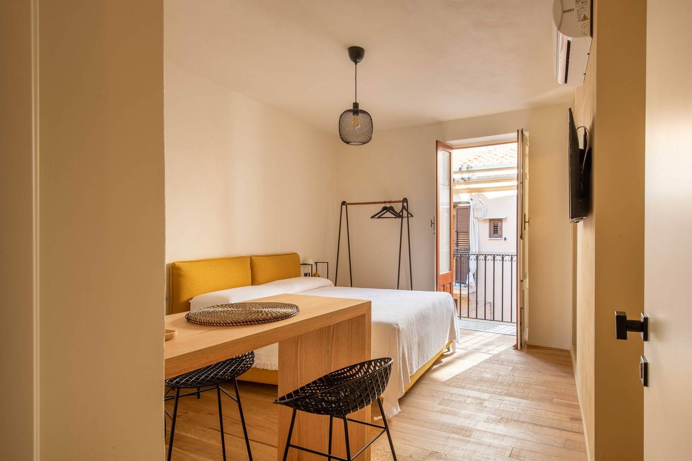 Entire studio, Candeloro Boutique Loft by Wonderful Italy in Cefalù, Cefalù (Municipality)