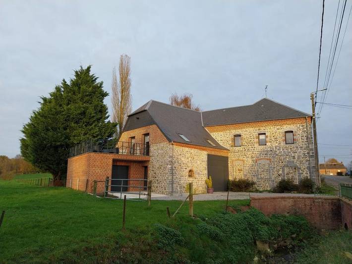 Gîte pour 5 personnes, avec vue et terrasse, animaux acceptés à Sémeries