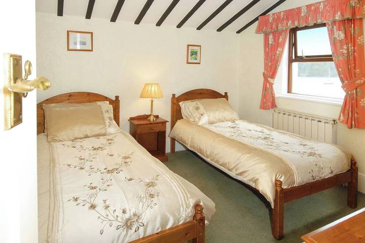 Trinity Cottage-Qc349 in Pembrokeshire