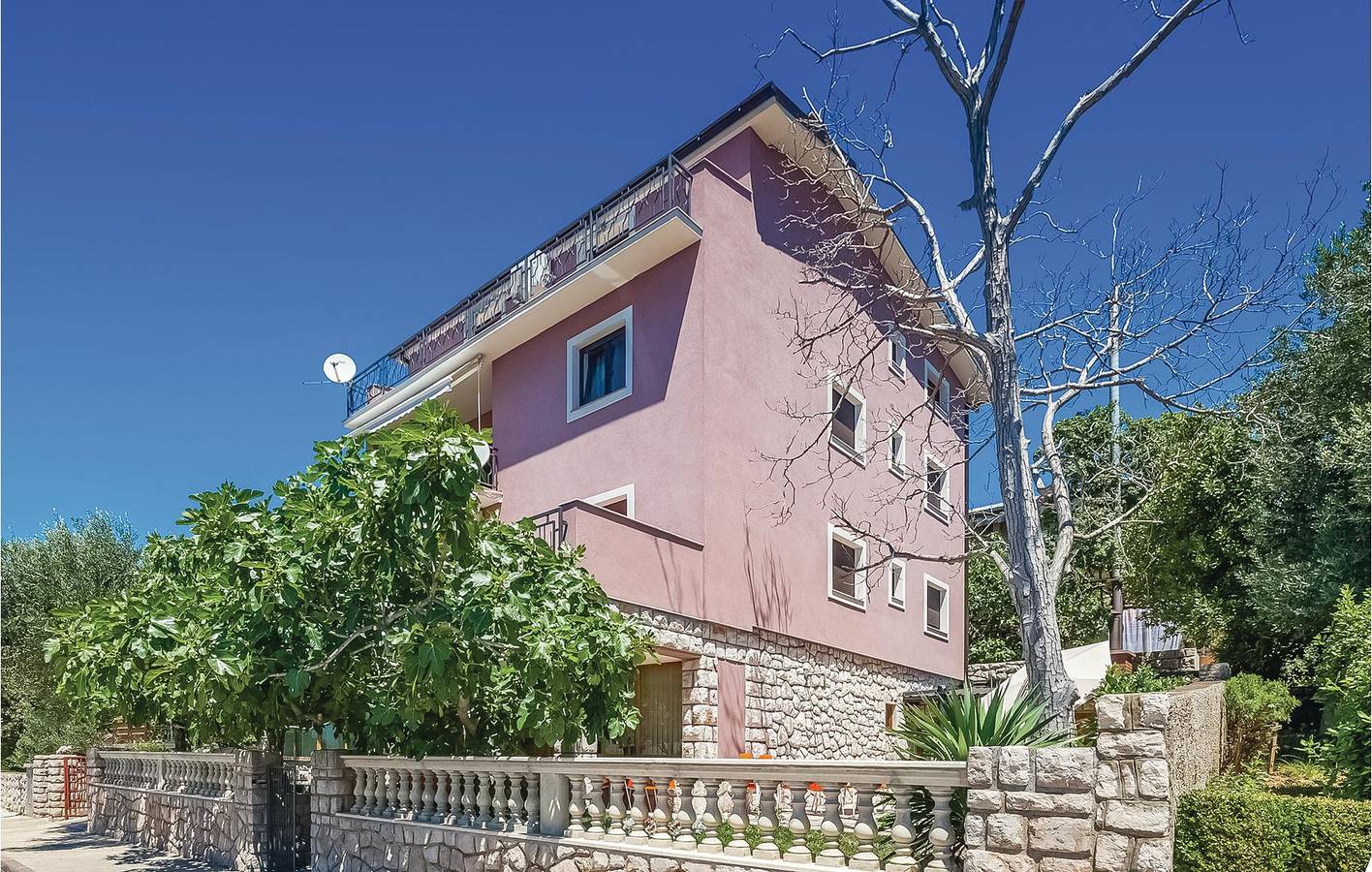 Ganze Ferienwohnung, Ferienwohnung für 7 Personen mit Terrasse in Novi Vinodolski, Primorje-Gorski Kotar