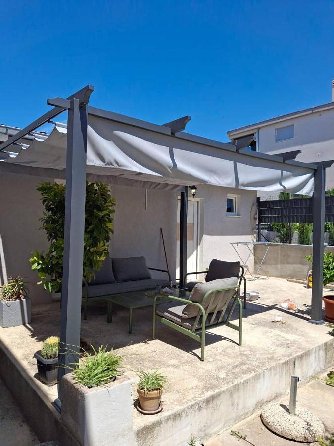 Maison d’hôte pour 2 personnes, avec jardin et vue, animaux acceptés en Dalmatie