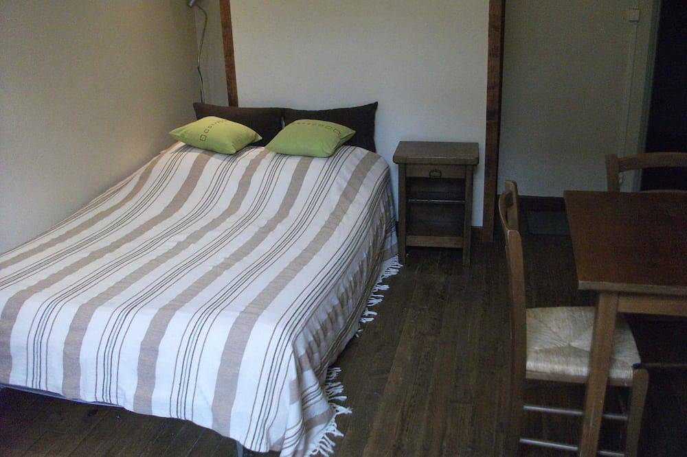Appartement entier, Le Petit Nid, gîte pour deux !!! in Beaumont-de-Lomagne, Tarn-et-Garonne