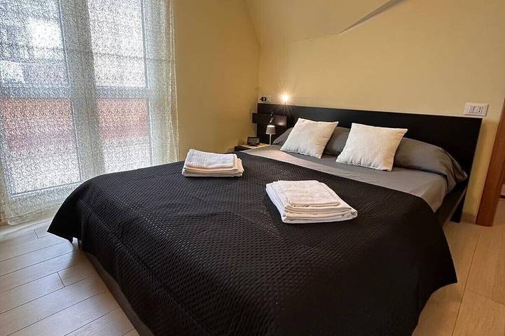 Apartamento entero, [Historic Center, steps from Rome] Cozy Apartment with Suite in Monterotondo, Provincia de Roma