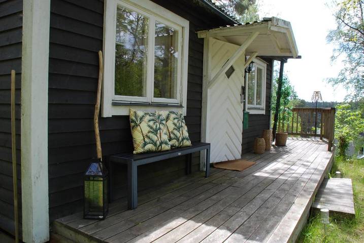 Ferienhaus für 4 Personen, mit Terrasse und Garten sowie Seeblick und Ausblick in Tyresö