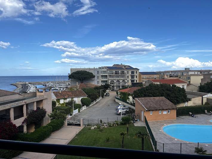 Appartement de vacances pour 6 personnes, avec piscine et terrasse, animaux acceptés