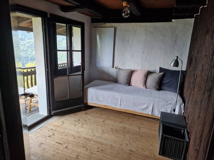 Casa Grande Holiday Home with Private Garden, Balcony, and Wi-Fi in Falmenta, Valle Cannobina