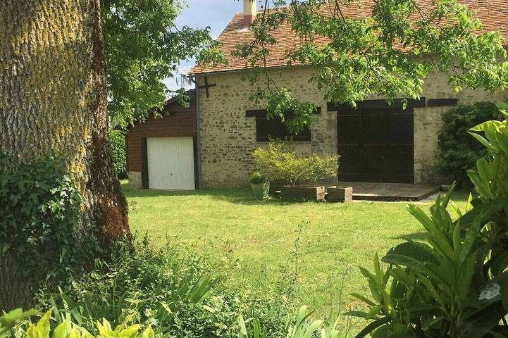 Location de vacances pour 8 personnes, avec jardin dans Ruillé-en-Champagne
