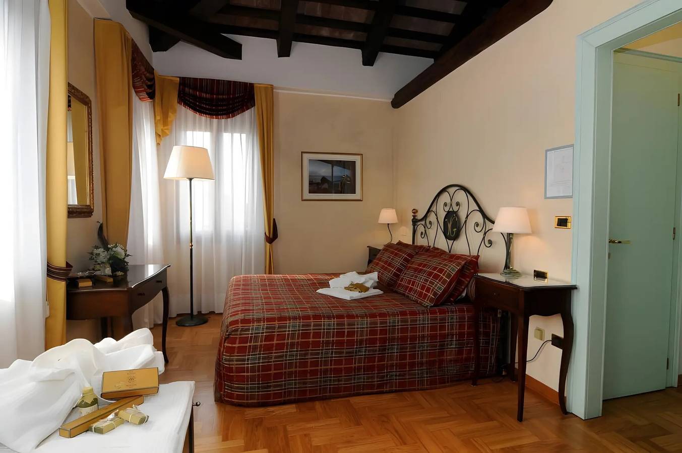 Camera 'Villa Goetzen - Matrimoniale' con Wi-Fi e aria condizionata in Dolo, Provincia di Venezia