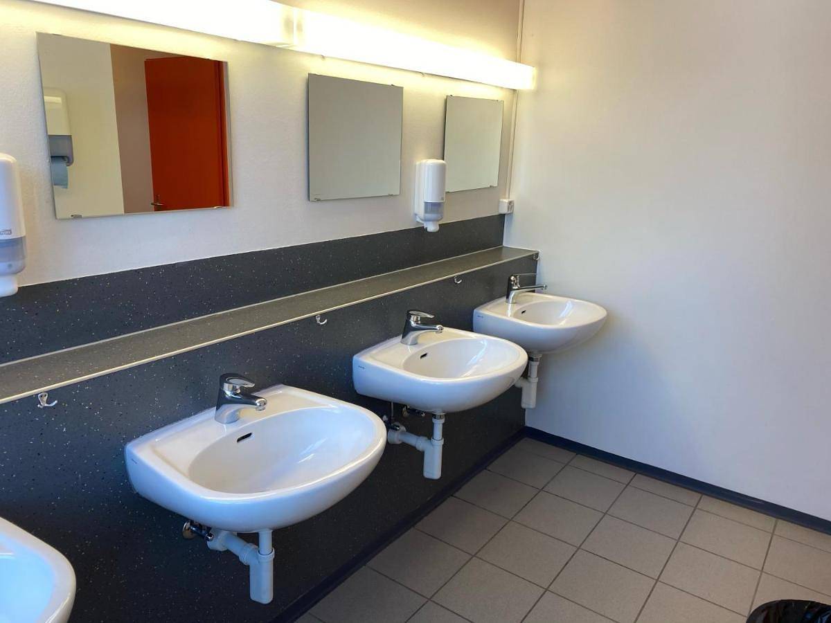 Twin Room with Shared Bathroom in Davos, Plessur Alpen