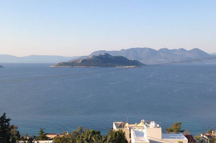 Villa for 4 people, with garden and balcony in Aegina