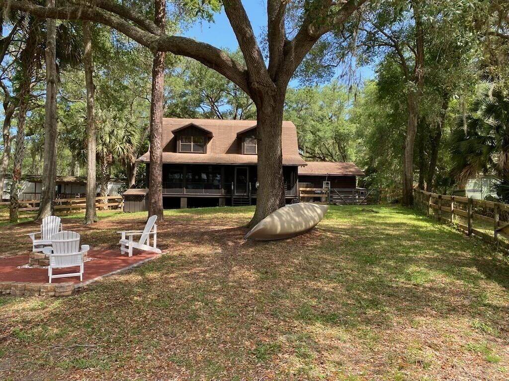 Lakefront Cabin in Ocala Forest – Near Springs, Shops, Pet Friendly Getaway in Marion County (FL)
