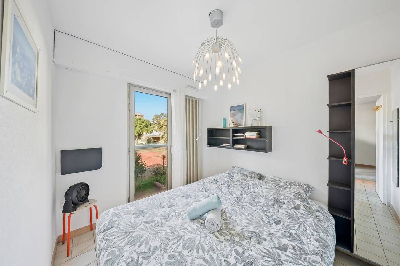 Ganze Wohnung, Apartment in Hyères with Swimming Pool and Balcony in Hyeres, Parc national Port-Cros