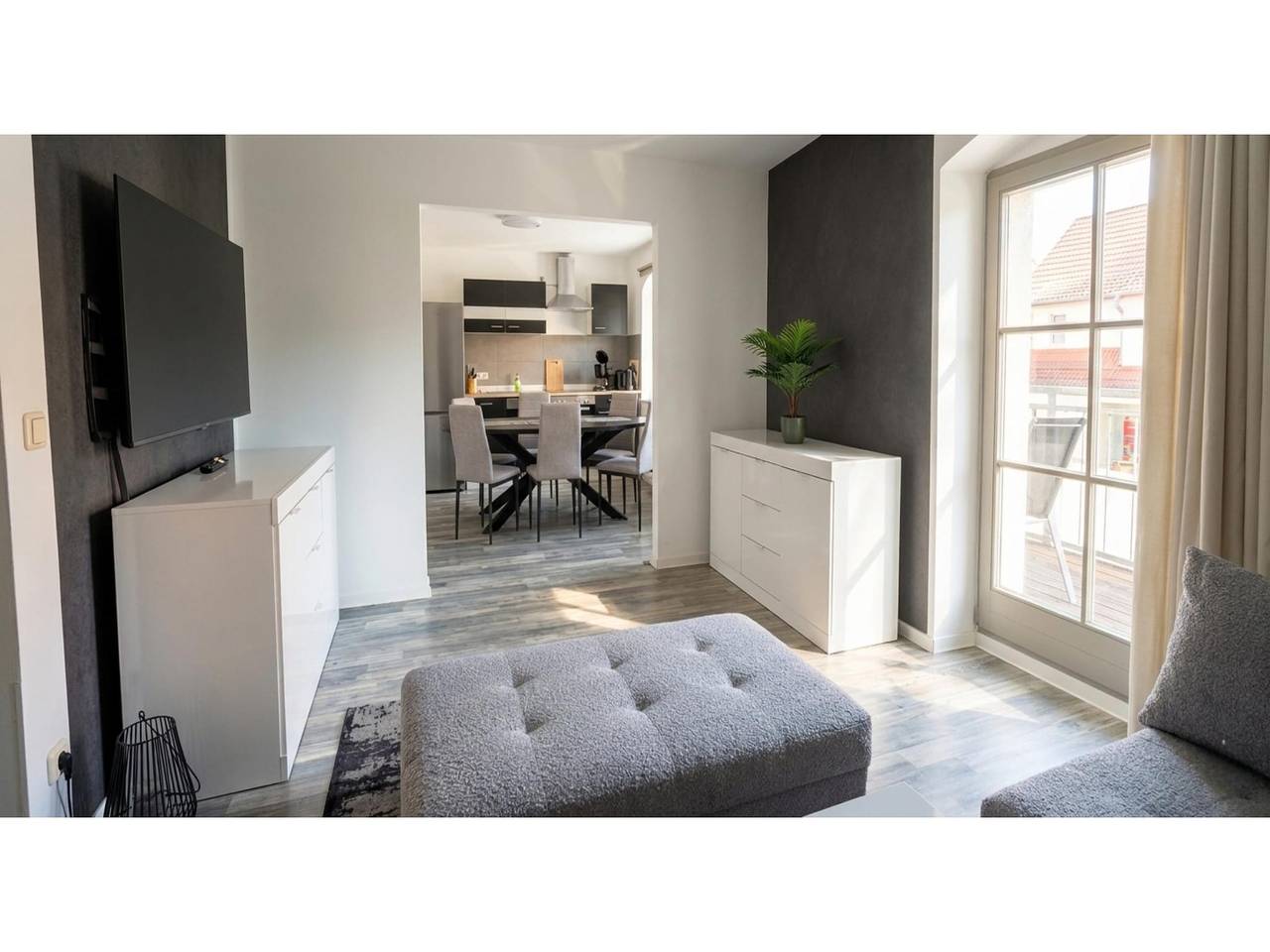 Ganze Wohnung, Elbquartier mit Balkon & Parkplatz in Pirna in Pirna, Elbsandsteingebirge