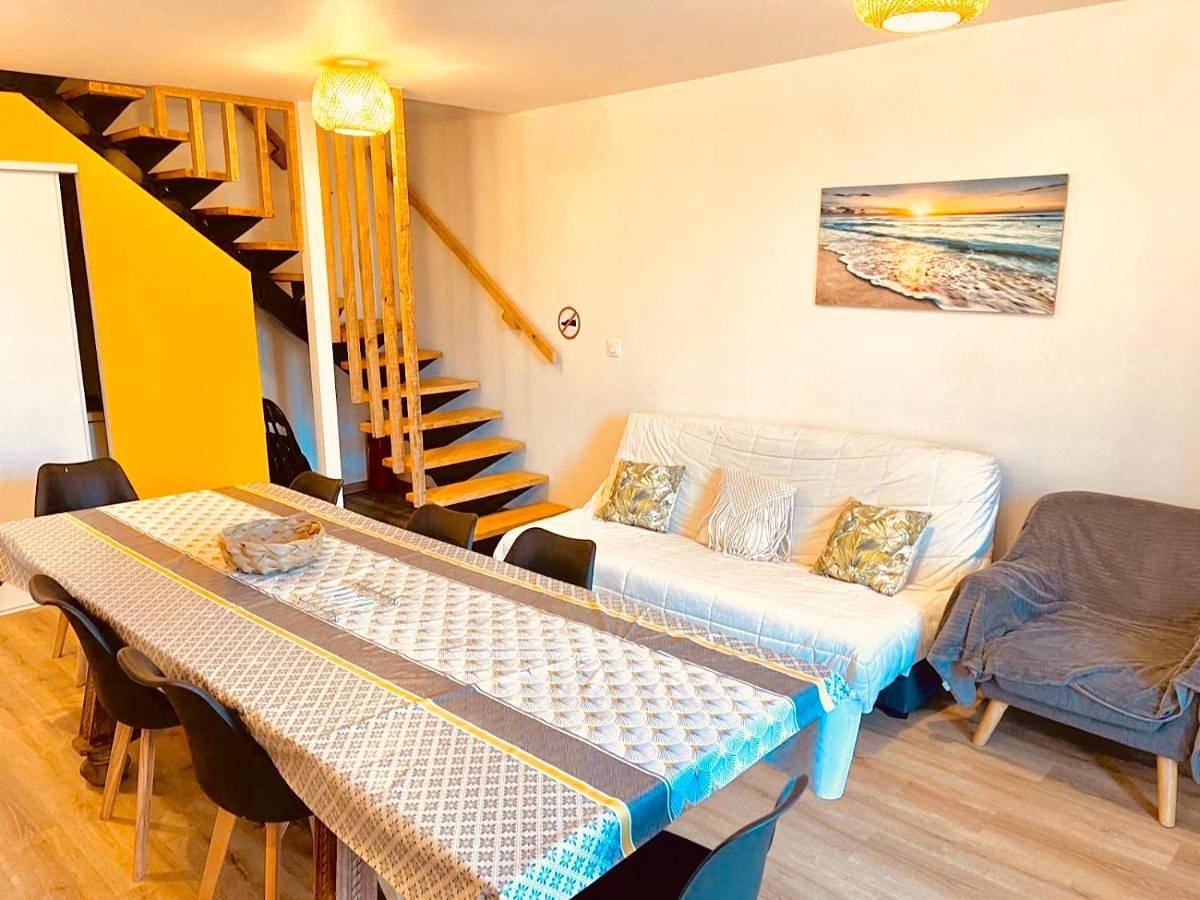 Three-Bedroom House in Heugas, Région de Dax