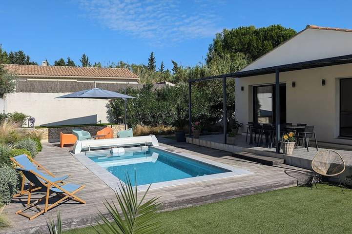 Villa pour 8 personnes, avec piscine et jardin - 1