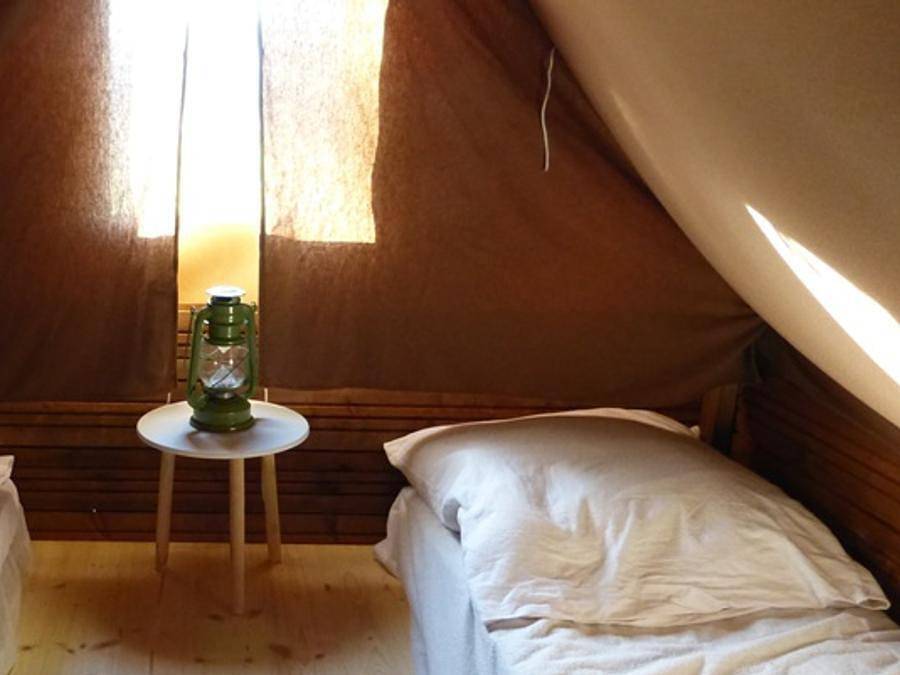Camping Hello Soleil - Hébergement 2 personnes - Hutte Cévenole 2p 1Ch in Lablachère, Parc naturel régional des Monts d'Ardèche