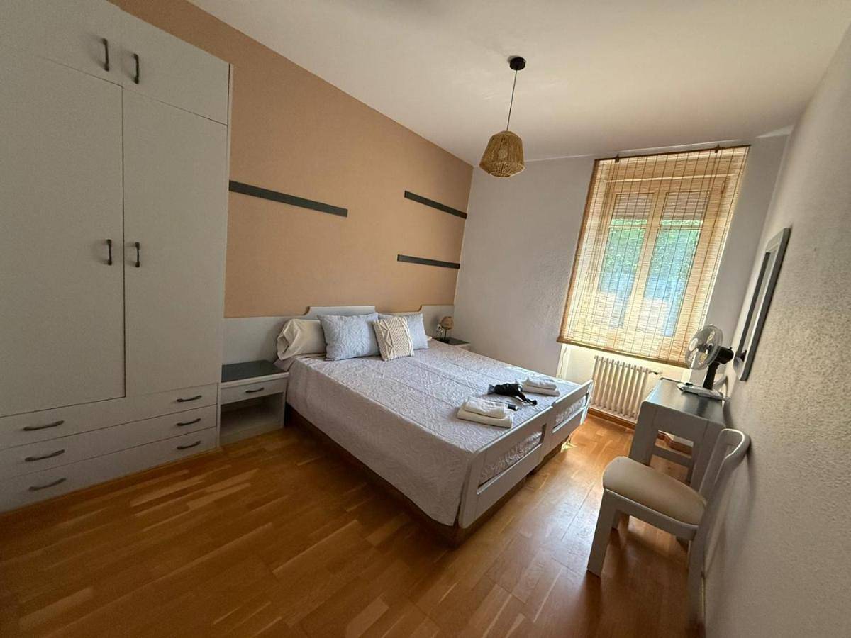 Twin Room with Private Bathroom in Valle de Carranza, Cordillera Cantábrica