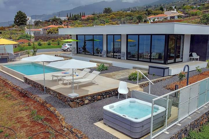 Villa für 4 Personen, mit Garten und Terrasse sowie Whirlpool in Tijarafe