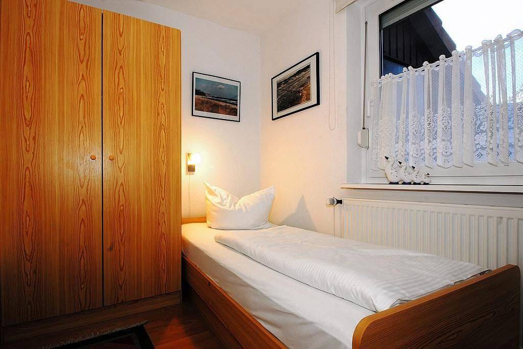Familienfreundliches, strandnahes Ferienhaus mit Terrasse, Spiel- und Grillplatz in Boltenhagen, Nordwestmecklenburg (Wismar und Umgebung)