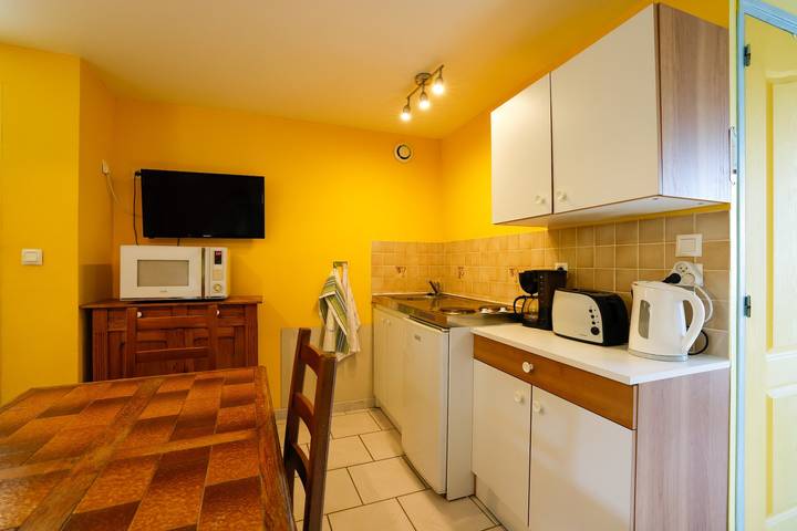 Petite maison "Gite Penn Ar Bed" avec terrasse privée, jardin partagé et Wi-Fi in Cast, Région de Châteaulin