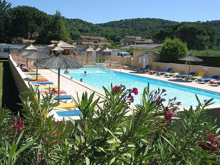 Camping pour 3 personnes, avec Jacuzzi ainsi que Terrasse et Jardin