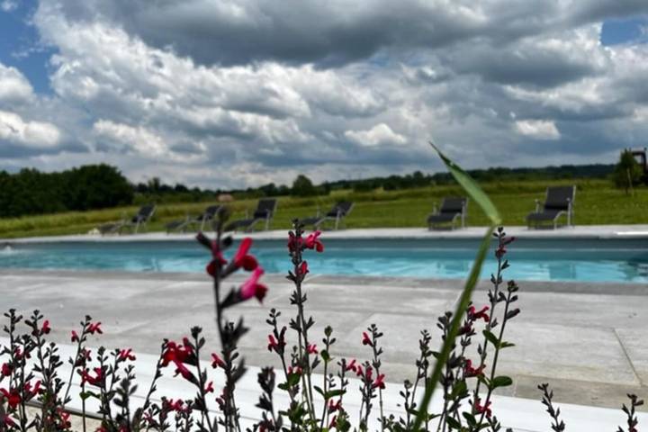 Location de vacances pour 6 personnes, avec terrasse ainsi que jardin et piscine à Bretenoux - 3