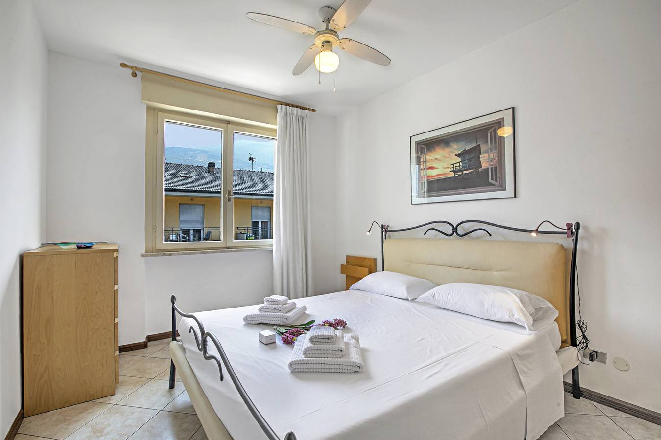 Entire apartment, Mountain View Apartment near Lake Garda with Parking in Linfano, Arco